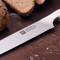 Brotmesser 23 cm, Wellenschliff