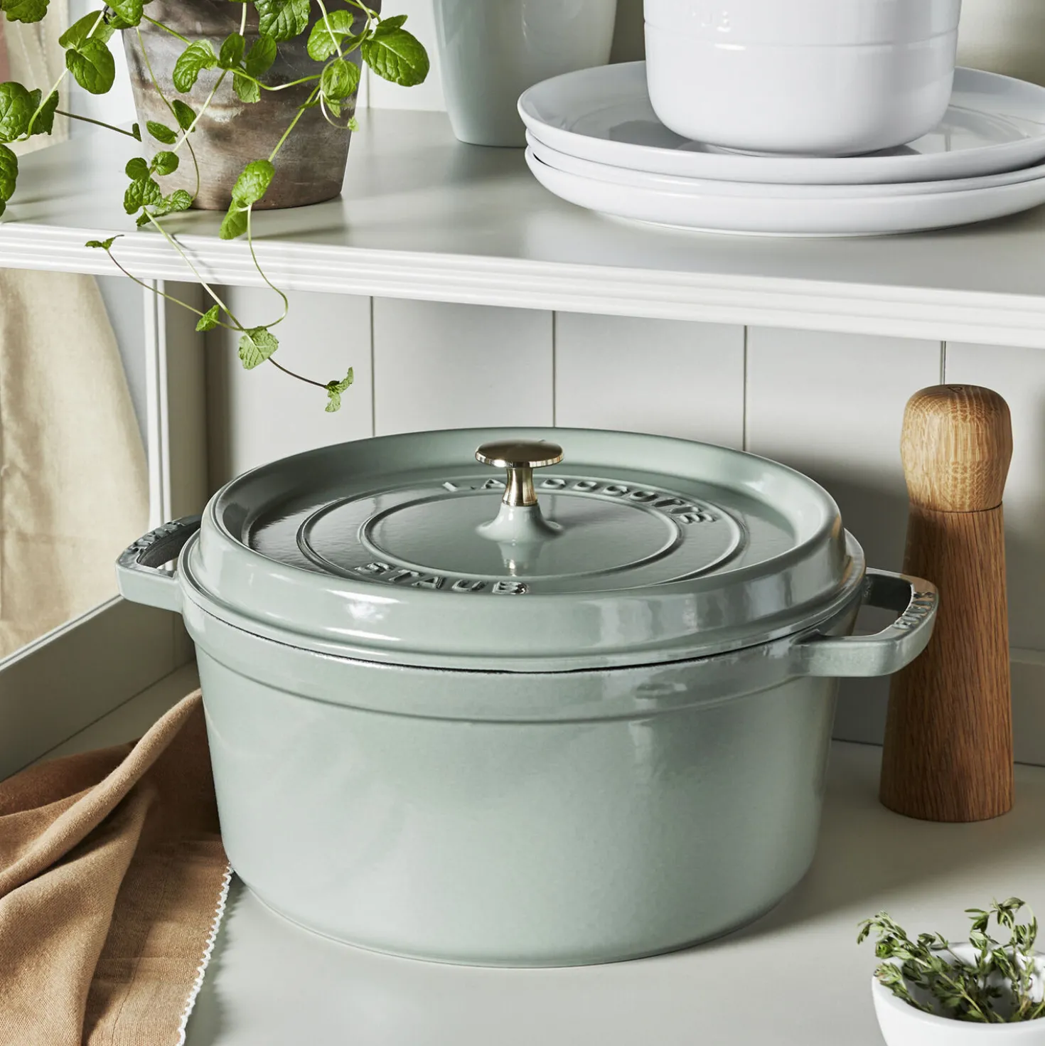 Cocotte 28 cm, rund, Eukalyptus, Gusseisen