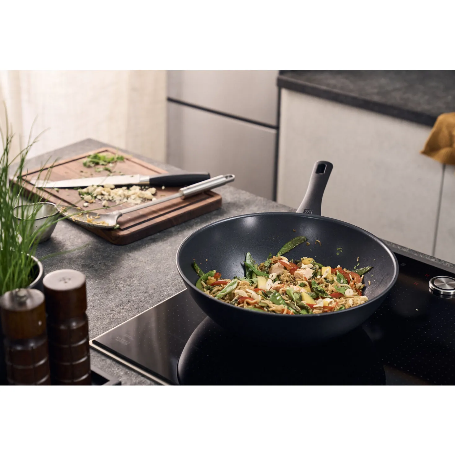 Wok, 30 cm, Aluminium, Titanverstärkte keramische Antihaftbeschichtung